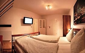 Balthasar Neumann Speiserei&Gästehaus - Zentrum Brühl -E-Ladestation, nähe Phantasialand